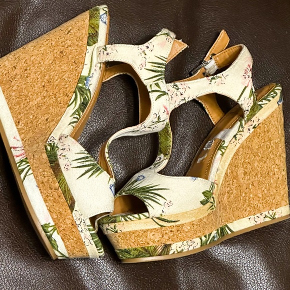 Tropical floral leaf platform wedge sandals - size 8 - Lust 4 Life botanical L4L - Picture 2 of 13